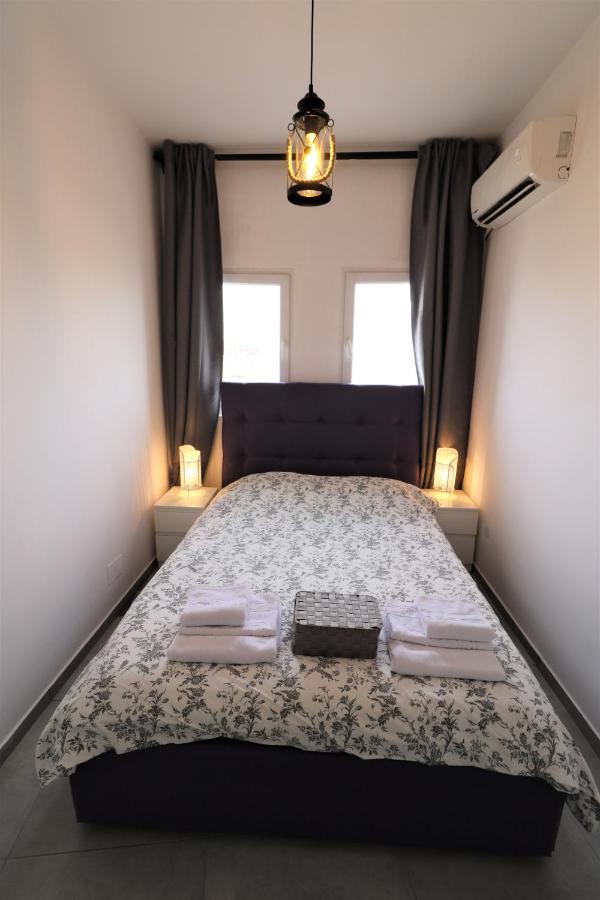 Serenity Heights Apartment: A Panoramic Haven Near Old Town - Free Minibar Bucharest Exterior photo