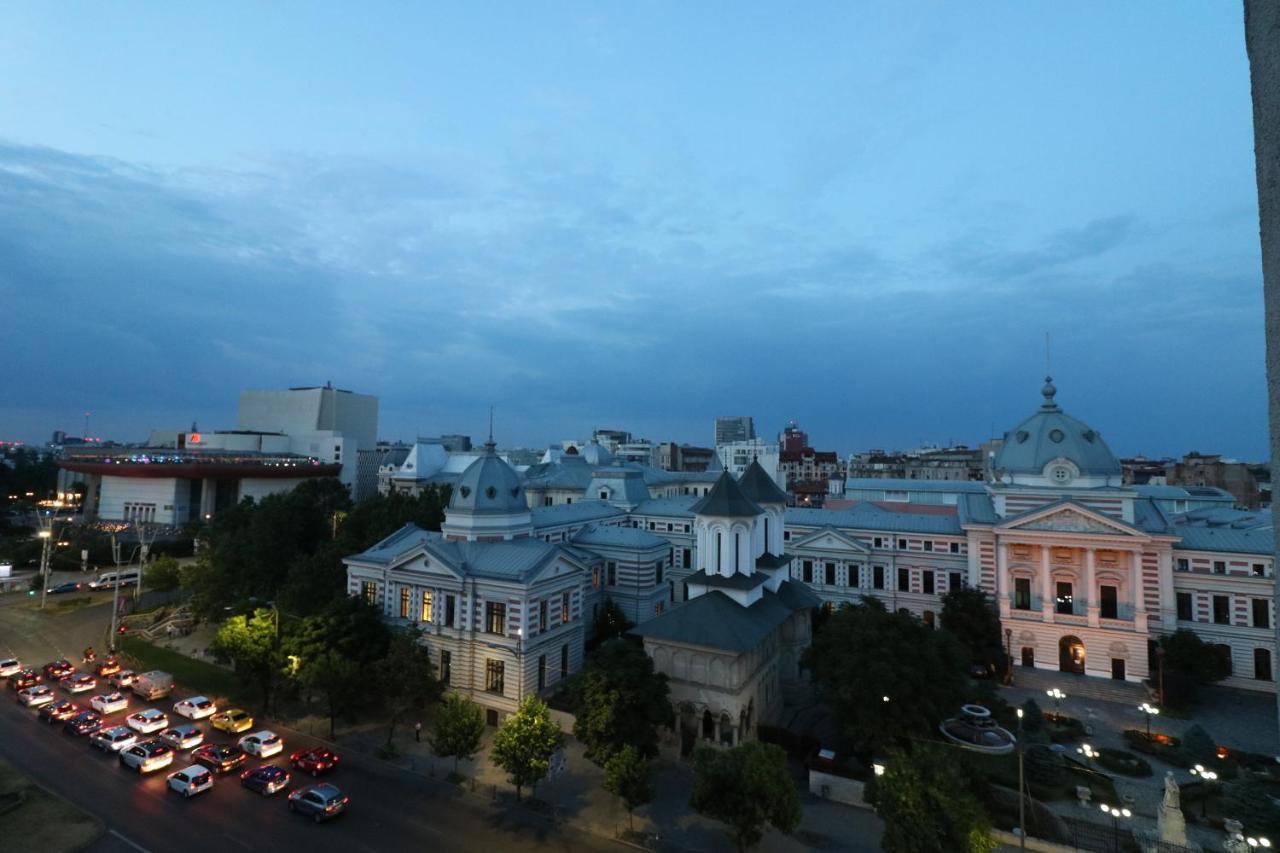 Serenity Heights Apartment: A Panoramic Haven Near Old Town - Free Minibar Bucharest Exterior photo