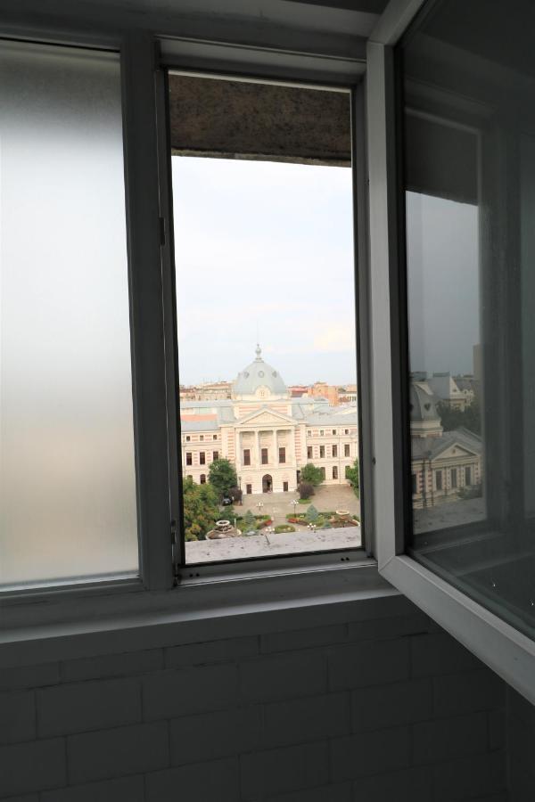 Serenity Heights Apartment: A Panoramic Haven Near Old Town - Free Minibar Bucharest Exterior photo