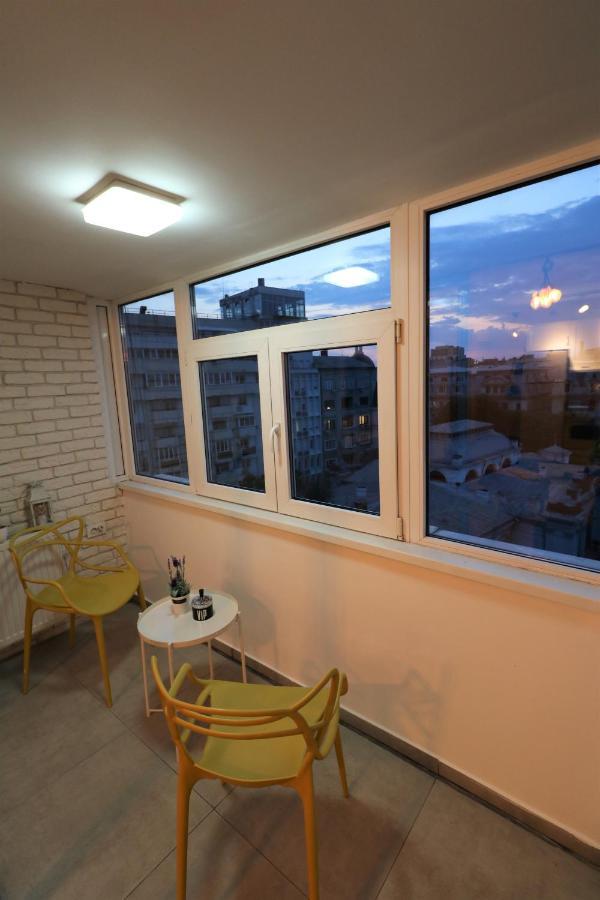 Serenity Heights Apartment: A Panoramic Haven Near Old Town - Free Minibar Bucharest Exterior photo