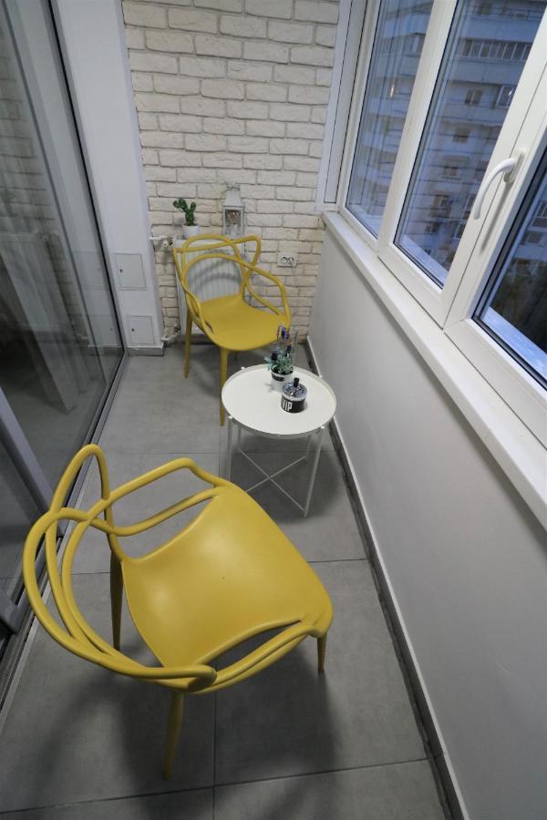 Serenity Heights Apartment: A Panoramic Haven Near Old Town - Free Minibar Bucharest Exterior photo